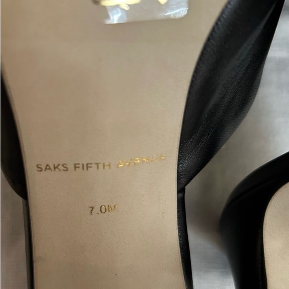 LSaks 5th Avenue High Heel Sandals. 7M. Black Leather. - Picture 6 of 6